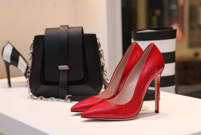 I am going to wear this shoes with black bag
